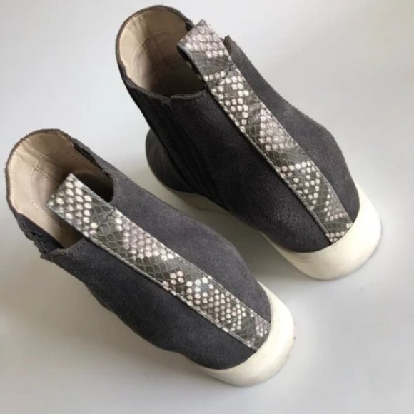 Dolce Vita - Wylee Slip On Wedge Chelsea Bootie Sneakers - Size 7.5 (Grey Suede) - Picture 3 of 16